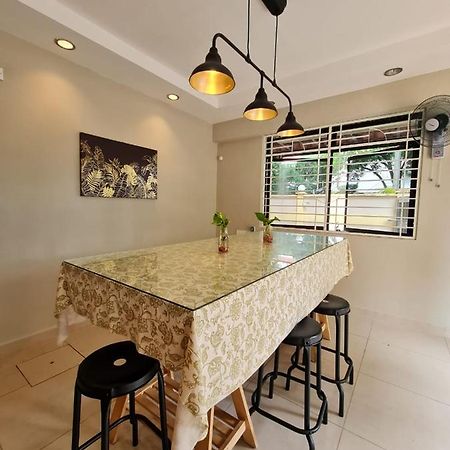 Mg Casa Inn - Mutiara Gurney George Town Exteriör bild