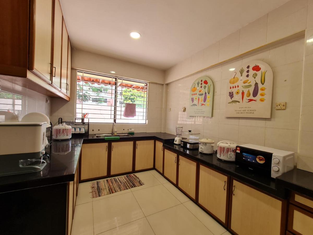Mg Casa Inn - Mutiara Gurney George Town Exteriör bild